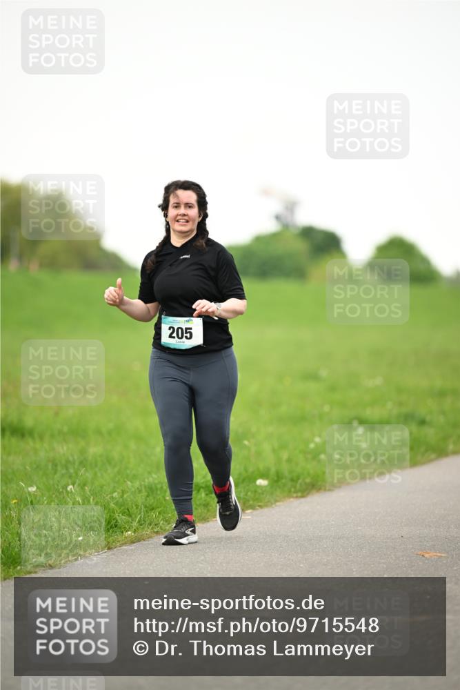 10.05.2026 - 8. Wedeler Halbmarathon Dr. Thomas Lammeyer http://msf.ph/oto/9715548 10.05.2026 12:28:00 Laufen 205 meine-sportfotos.de