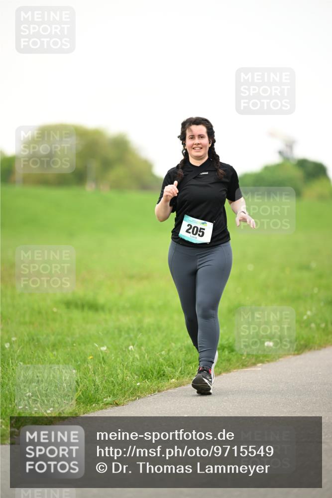 10.05.2026 - 8. Wedeler Halbmarathon Dr. Thomas Lammeyer http://msf.ph/oto/9715549 10.05.2026 12:28:00 Laufen 205 meine-sportfotos.de