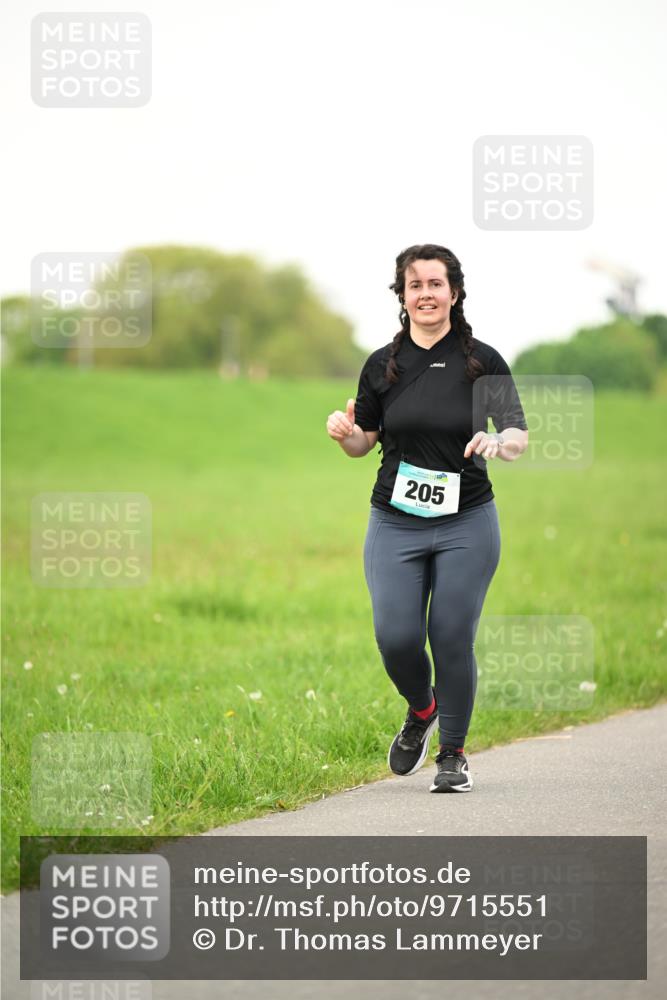 10.05.2026 - 8. Wedeler Halbmarathon Dr. Thomas Lammeyer http://msf.ph/oto/9715551 10.05.2026 12:28:00 Laufen 205 meine-sportfotos.de