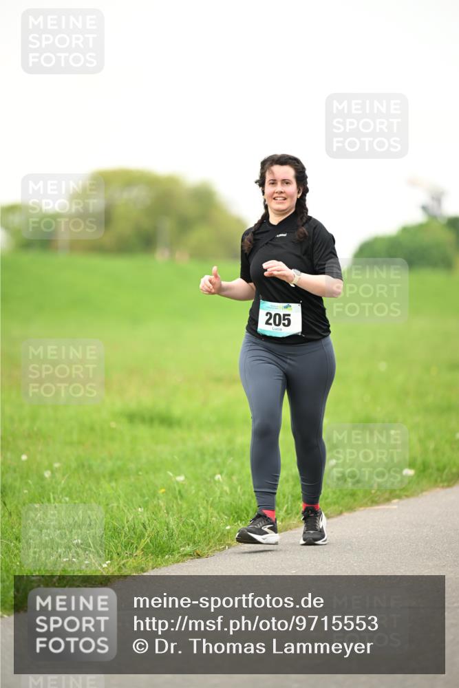 10.05.2026 - 8. Wedeler Halbmarathon Dr. Thomas Lammeyer http://msf.ph/oto/9715553 10.05.2026 12:28:01 Laufen 205 meine-sportfotos.de