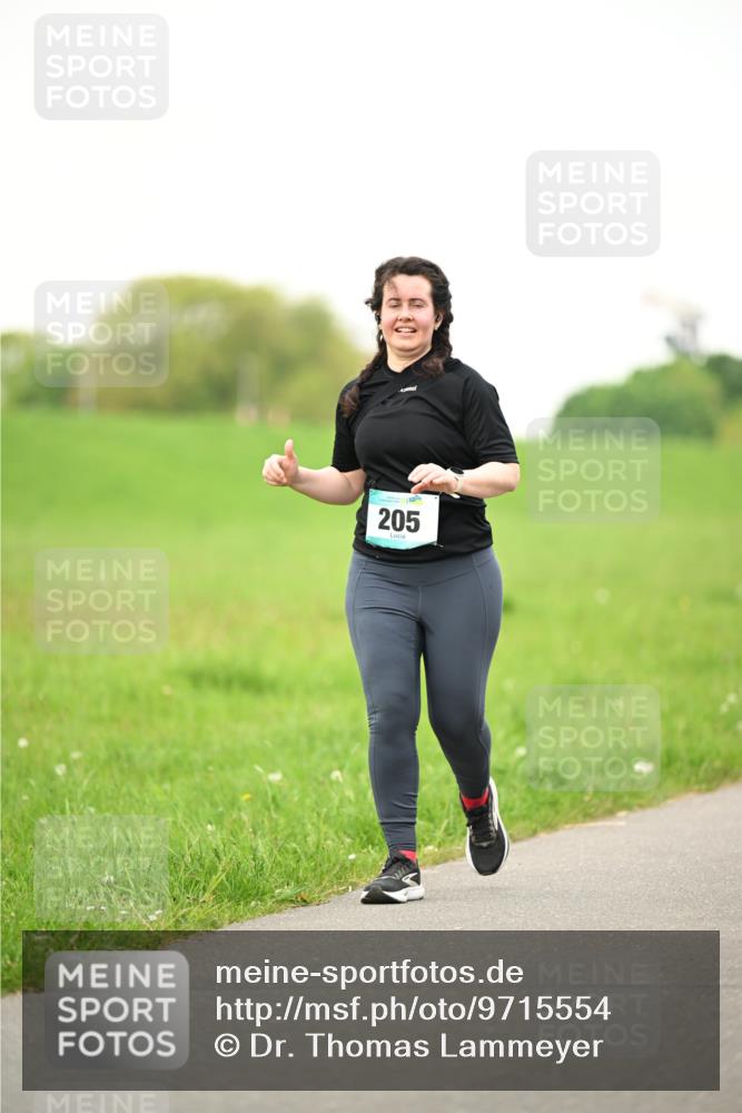 10.05.2026 - 8. Wedeler Halbmarathon Dr. Thomas Lammeyer http://msf.ph/oto/9715554 10.05.2026 12:28:01 Laufen 205 meine-sportfotos.de