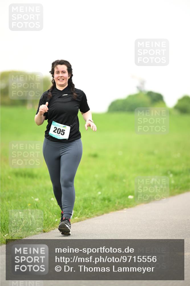 10.05.2026 - 8. Wedeler Halbmarathon Dr. Thomas Lammeyer http://msf.ph/oto/9715556 10.05.2026 12:28:01 Laufen 205 meine-sportfotos.de