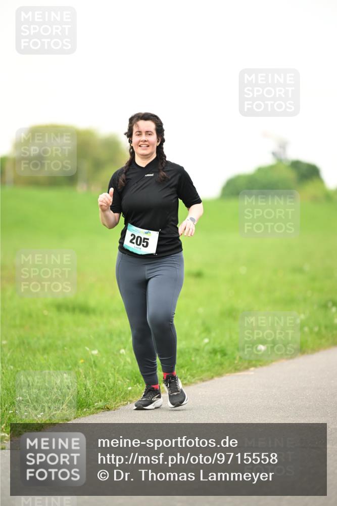 10.05.2026 - 8. Wedeler Halbmarathon Dr. Thomas Lammeyer http://msf.ph/oto/9715558 10.05.2026 12:28:01 Laufen 205 meine-sportfotos.de