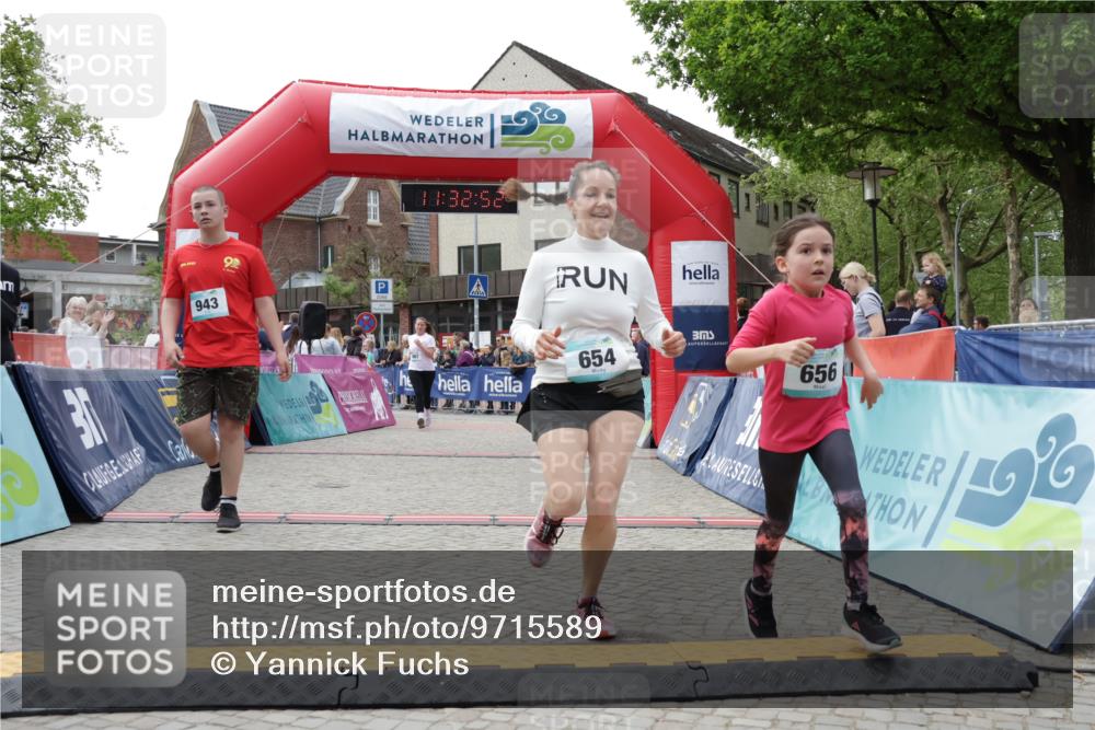 10.05.2026 - 8. Wedeler Halbmarathon Yannick Fuchs http://msf.ph/oto/9715589 10.05.2026 11:32:50 Ziel 654, 656, 661, 943, 2016, 2168, 2176, 2223 meine-sportfotos.de