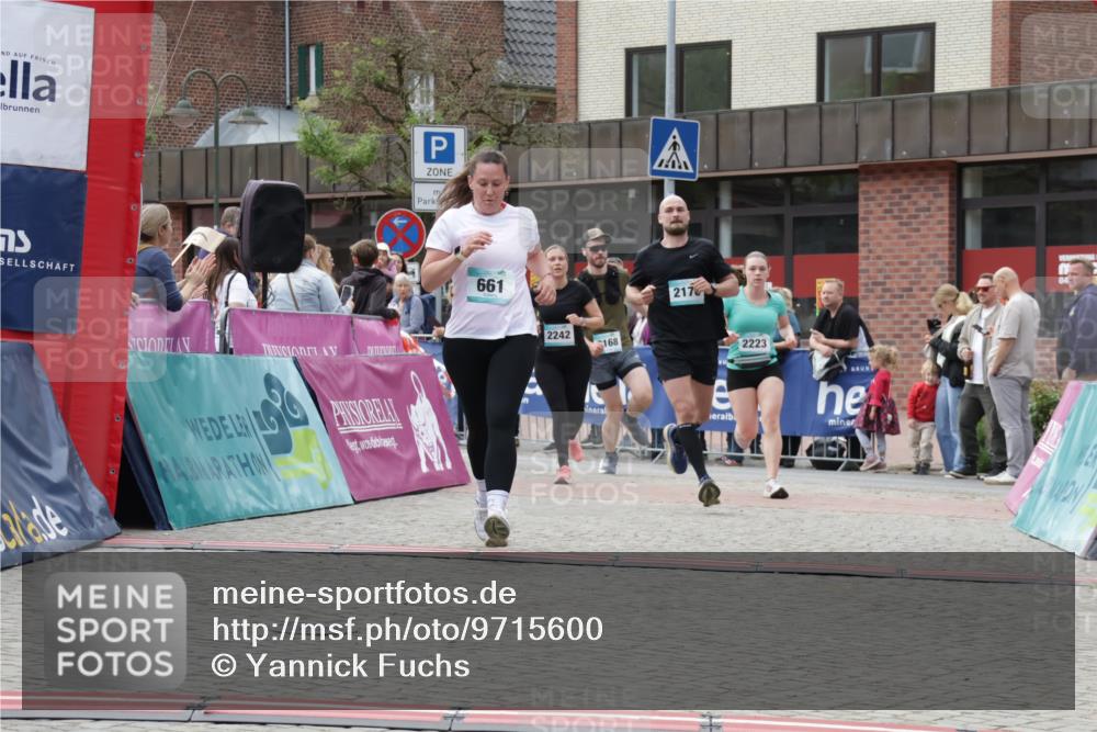 10.05.2026 - 8. Wedeler Halbmarathon Yannick Fuchs http://msf.ph/oto/9715600 10.05.2026 11:32:52 Ziel 654, 656, 661, 943, 2016, 2168, 2176, 2223, 2242 meine-sportfotos.de