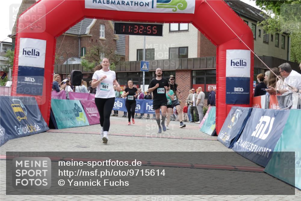 10.05.2026 - 8. Wedeler Halbmarathon Yannick Fuchs http://msf.ph/oto/9715614 10.05.2026 11:32:53 Ziel 654, 656, 661, 943, 2016, 2168, 2176, 2223, 2242 meine-sportfotos.de
