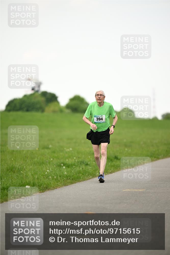 10.05.2026 - 8. Wedeler Halbmarathon Dr. Thomas Lammeyer http://msf.ph/oto/9715615 10.05.2026 12:28:59 Laufen 394 meine-sportfotos.de