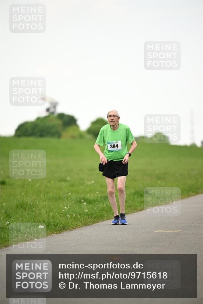 10.05.2026 - 8. Wedeler Halbmarathon Dr. Thomas Lammeyer http://msf.ph/oto/9715618 10.05.2026 12:29:00 Laufen 394 meine-sportfotos.de