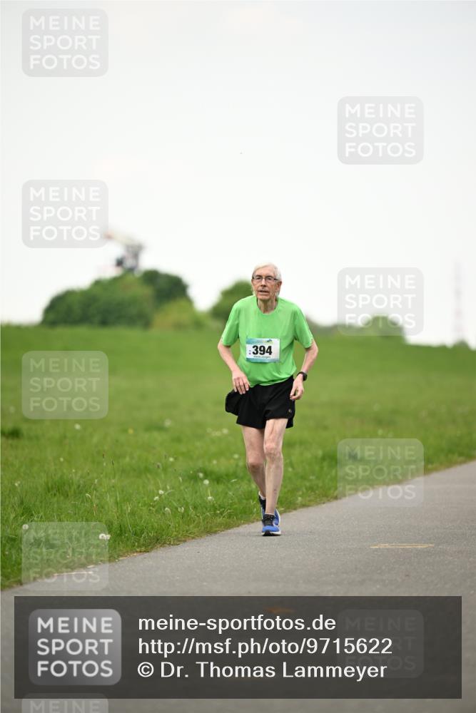 10.05.2026 - 8. Wedeler Halbmarathon Dr. Thomas Lammeyer http://msf.ph/oto/9715622 10.05.2026 12:29:00 Laufen 394 meine-sportfotos.de