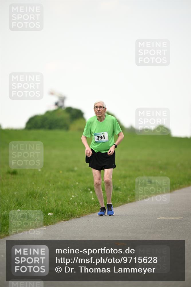 10.05.2026 - 8. Wedeler Halbmarathon Dr. Thomas Lammeyer http://msf.ph/oto/9715628 10.05.2026 12:29:00 Laufen 394 meine-sportfotos.de