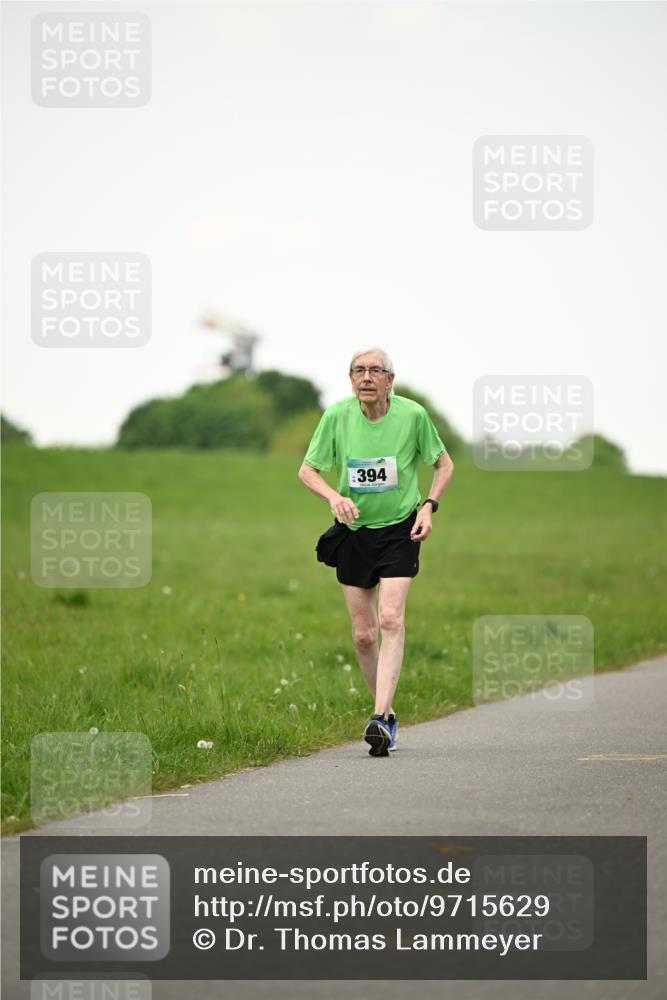 10.05.2026 - 8. Wedeler Halbmarathon Dr. Thomas Lammeyer http://msf.ph/oto/9715629 10.05.2026 12:29:00 Laufen 394 meine-sportfotos.de