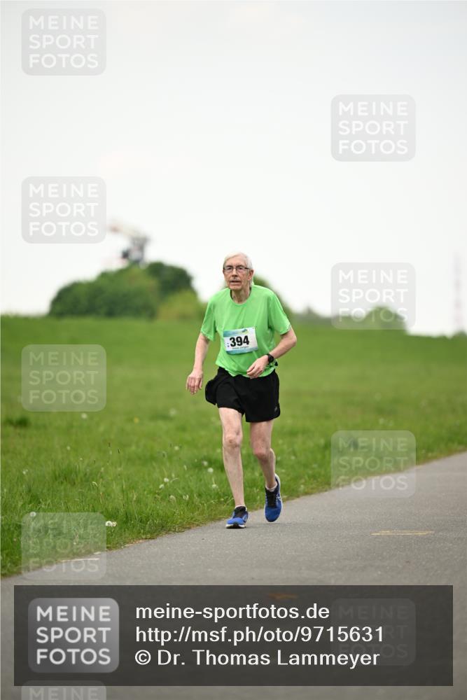 10.05.2026 - 8. Wedeler Halbmarathon Dr. Thomas Lammeyer http://msf.ph/oto/9715631 10.05.2026 12:29:00 Laufen 394 meine-sportfotos.de