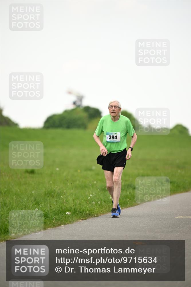 10.05.2026 - 8. Wedeler Halbmarathon Dr. Thomas Lammeyer http://msf.ph/oto/9715634 10.05.2026 12:29:01 Laufen 394 meine-sportfotos.de