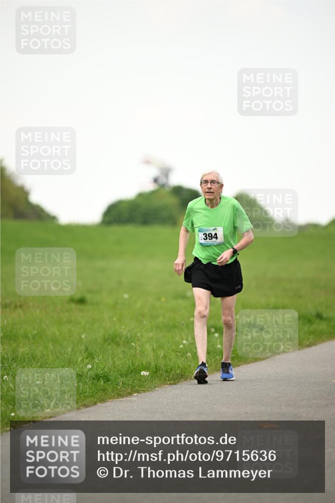 10.05.2026 - 8. Wedeler Halbmarathon Dr. Thomas Lammeyer http://msf.ph/oto/9715636 10.05.2026 12:29:01 Laufen 394 meine-sportfotos.de
