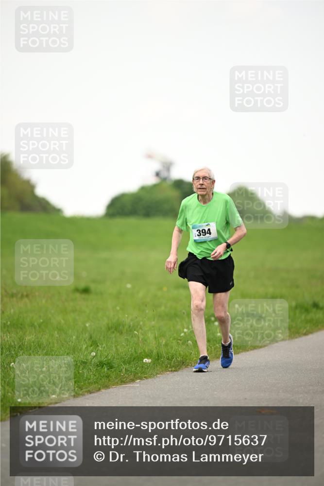 10.05.2026 - 8. Wedeler Halbmarathon Dr. Thomas Lammeyer http://msf.ph/oto/9715637 10.05.2026 12:29:01 Laufen 394 meine-sportfotos.de