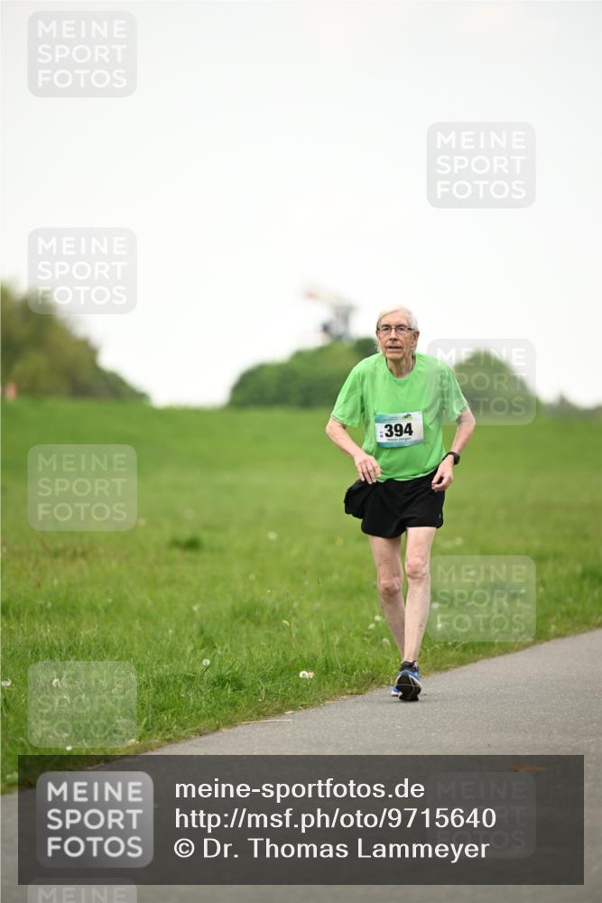 10.05.2026 - 8. Wedeler Halbmarathon Dr. Thomas Lammeyer http://msf.ph/oto/9715640 10.05.2026 12:29:01 Laufen 394 meine-sportfotos.de