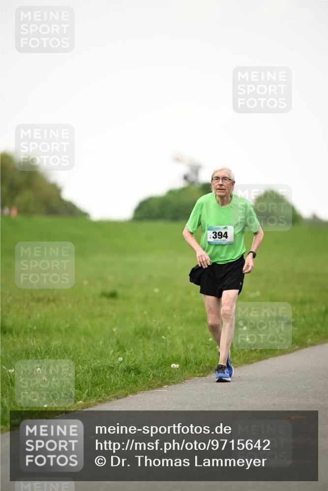 10.05.2026 - 8. Wedeler Halbmarathon Dr. Thomas Lammeyer http://msf.ph/oto/9715642 10.05.2026 12:29:01 Laufen 394 meine-sportfotos.de