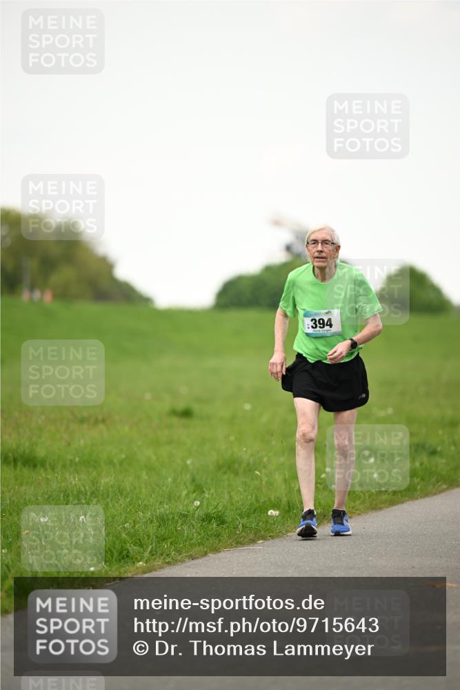 10.05.2026 - 8. Wedeler Halbmarathon Dr. Thomas Lammeyer http://msf.ph/oto/9715643 10.05.2026 12:29:02 Laufen 394 meine-sportfotos.de