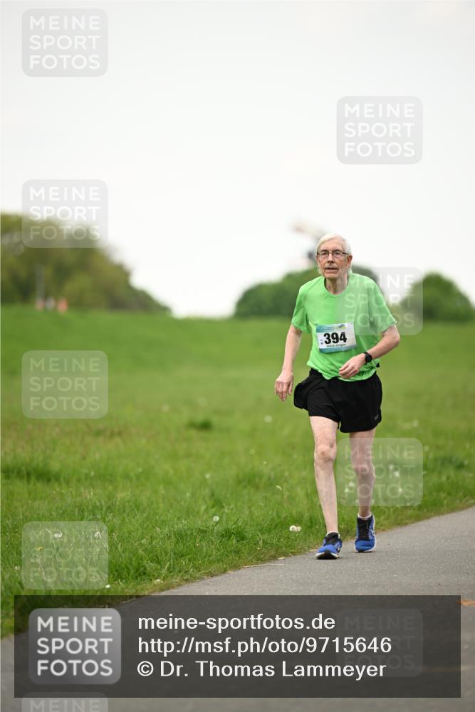 10.05.2026 - 8. Wedeler Halbmarathon Dr. Thomas Lammeyer http://msf.ph/oto/9715646 10.05.2026 12:29:02 Laufen 394 meine-sportfotos.de