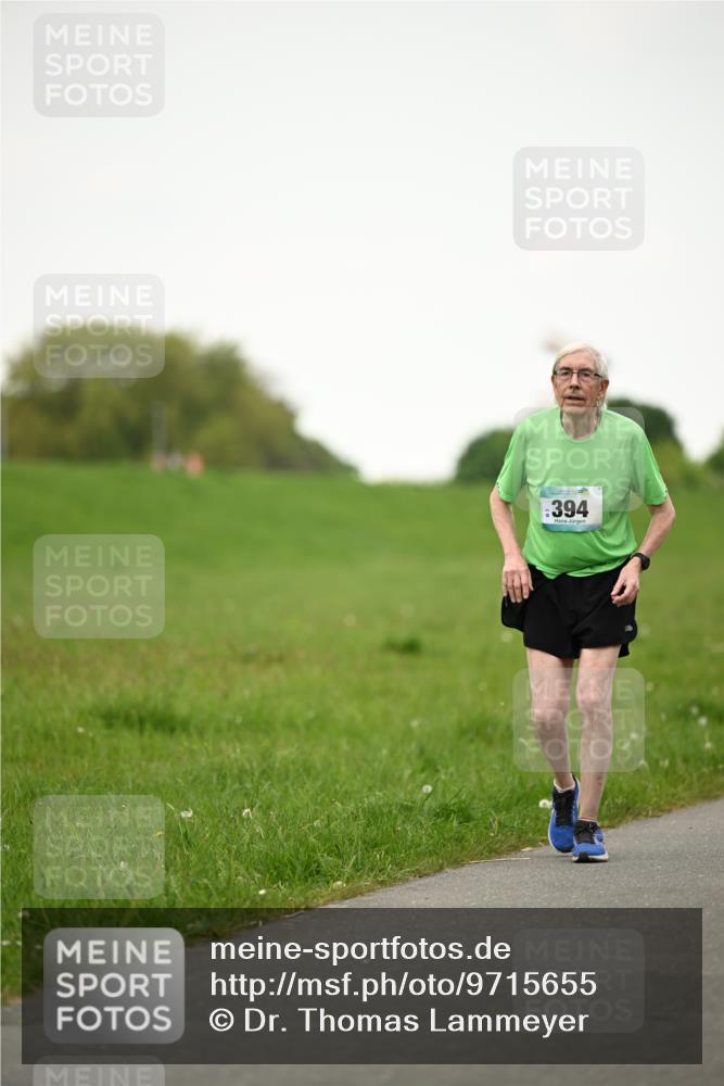 10.05.2026 - 8. Wedeler Halbmarathon Dr. Thomas Lammeyer http://msf.ph/oto/9715655 10.05.2026 12:29:02 Laufen 394 meine-sportfotos.de