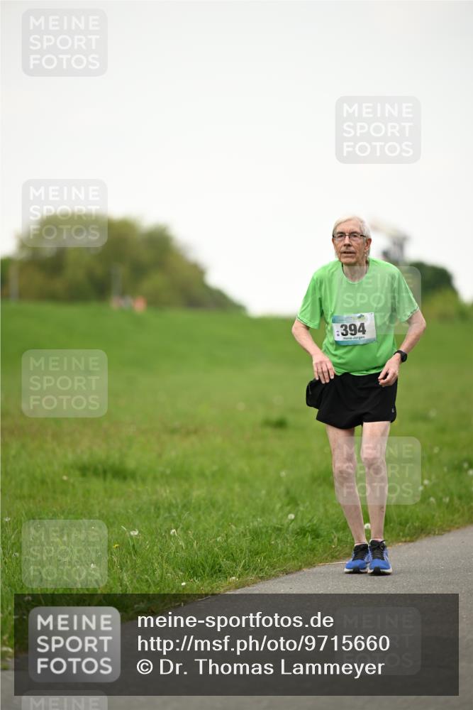 10.05.2026 - 8. Wedeler Halbmarathon Dr. Thomas Lammeyer http://msf.ph/oto/9715660 10.05.2026 12:29:03 Laufen 394 meine-sportfotos.de