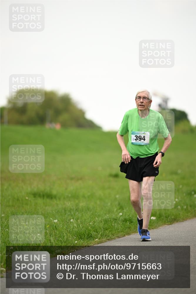 10.05.2026 - 8. Wedeler Halbmarathon Dr. Thomas Lammeyer http://msf.ph/oto/9715663 10.05.2026 12:29:03 Laufen 394 meine-sportfotos.de