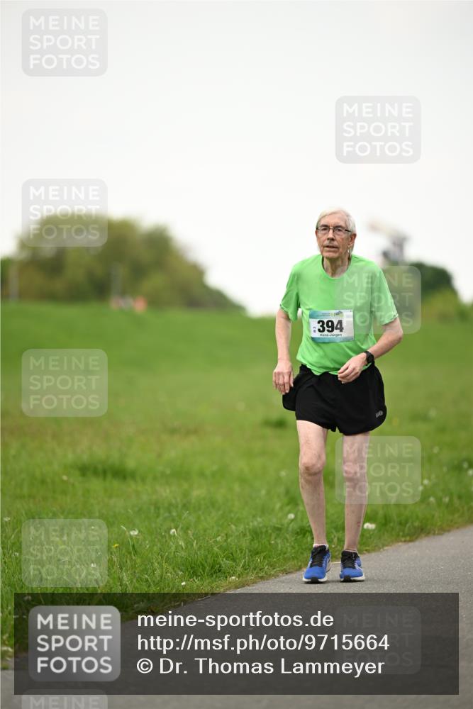 10.05.2026 - 8. Wedeler Halbmarathon Dr. Thomas Lammeyer http://msf.ph/oto/9715664 10.05.2026 12:29:03 Laufen 394 meine-sportfotos.de
