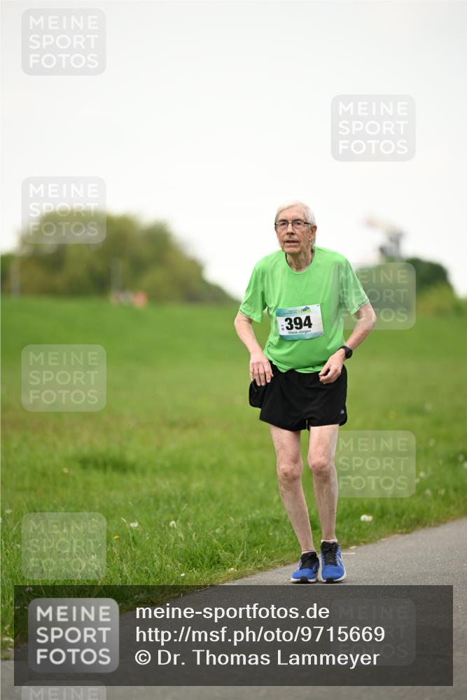 10.05.2026 - 8. Wedeler Halbmarathon Dr. Thomas Lammeyer http://msf.ph/oto/9715669 10.05.2026 12:29:04 Laufen 394 meine-sportfotos.de