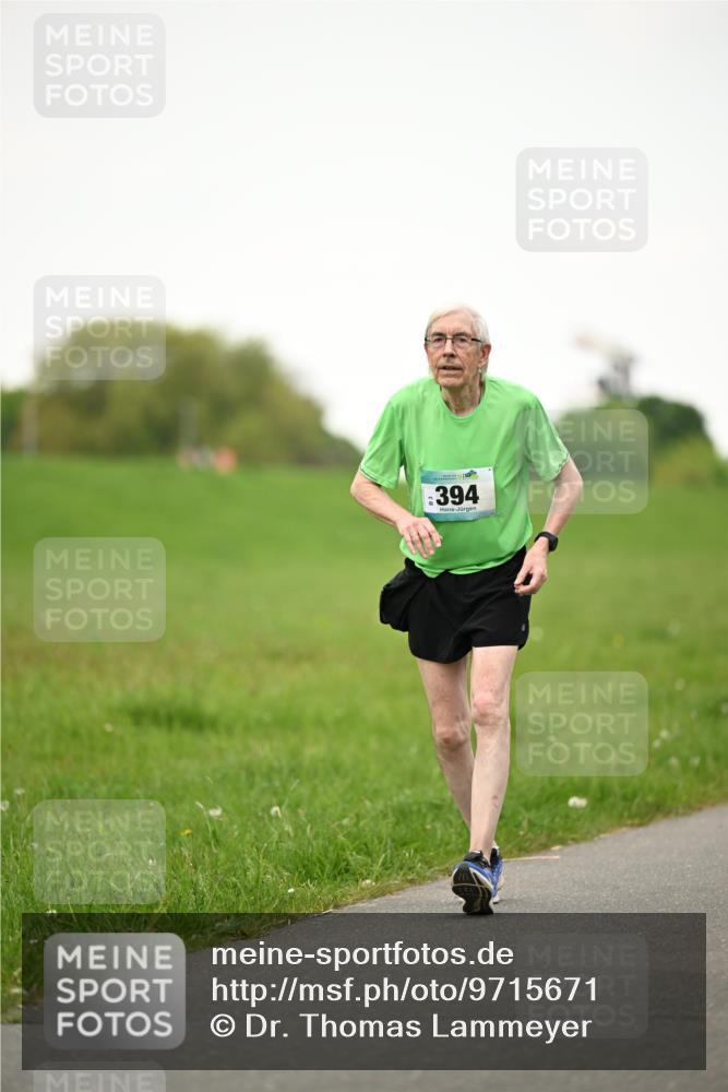 10.05.2026 - 8. Wedeler Halbmarathon Dr. Thomas Lammeyer http://msf.ph/oto/9715671 10.05.2026 12:29:04 Laufen 394 meine-sportfotos.de