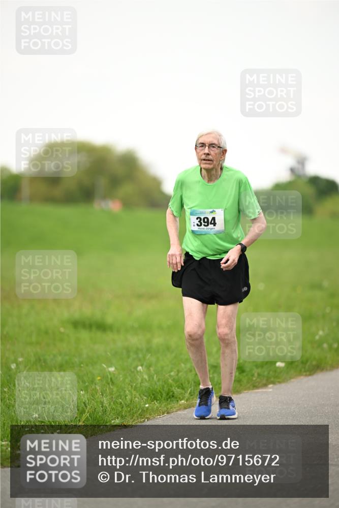 10.05.2026 - 8. Wedeler Halbmarathon Dr. Thomas Lammeyer http://msf.ph/oto/9715672 10.05.2026 12:29:04 Laufen 394 meine-sportfotos.de