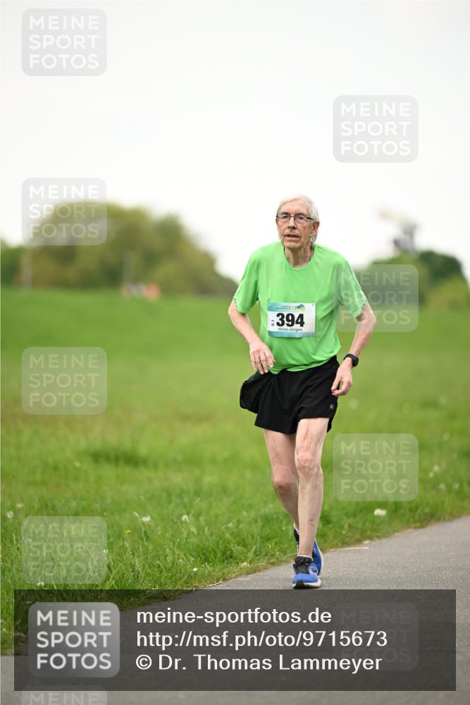 10.05.2026 - 8. Wedeler Halbmarathon Dr. Thomas Lammeyer http://msf.ph/oto/9715673 10.05.2026 12:29:04 Laufen 394 meine-sportfotos.de