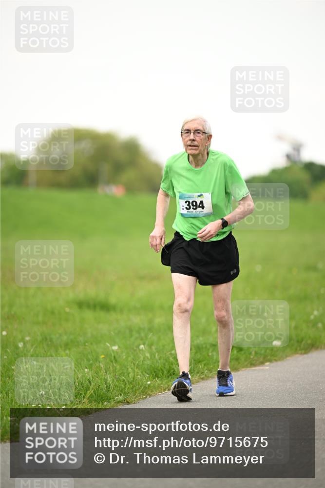 10.05.2026 - 8. Wedeler Halbmarathon Dr. Thomas Lammeyer http://msf.ph/oto/9715675 10.05.2026 12:29:04 Laufen 394 meine-sportfotos.de