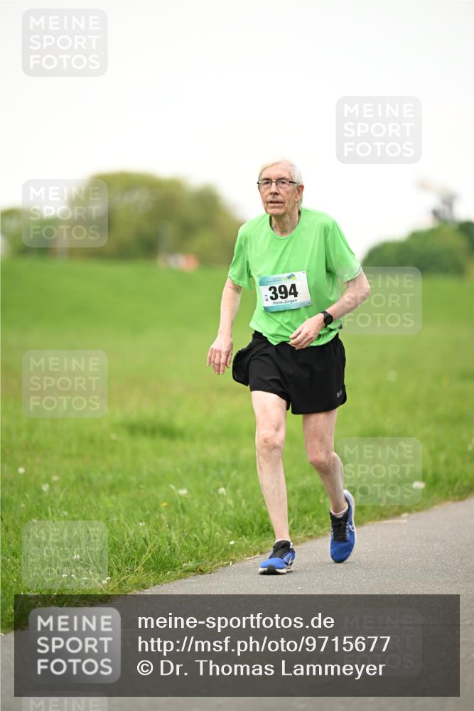 10.05.2026 - 8. Wedeler Halbmarathon Dr. Thomas Lammeyer http://msf.ph/oto/9715677 10.05.2026 12:29:04 Laufen 394 meine-sportfotos.de