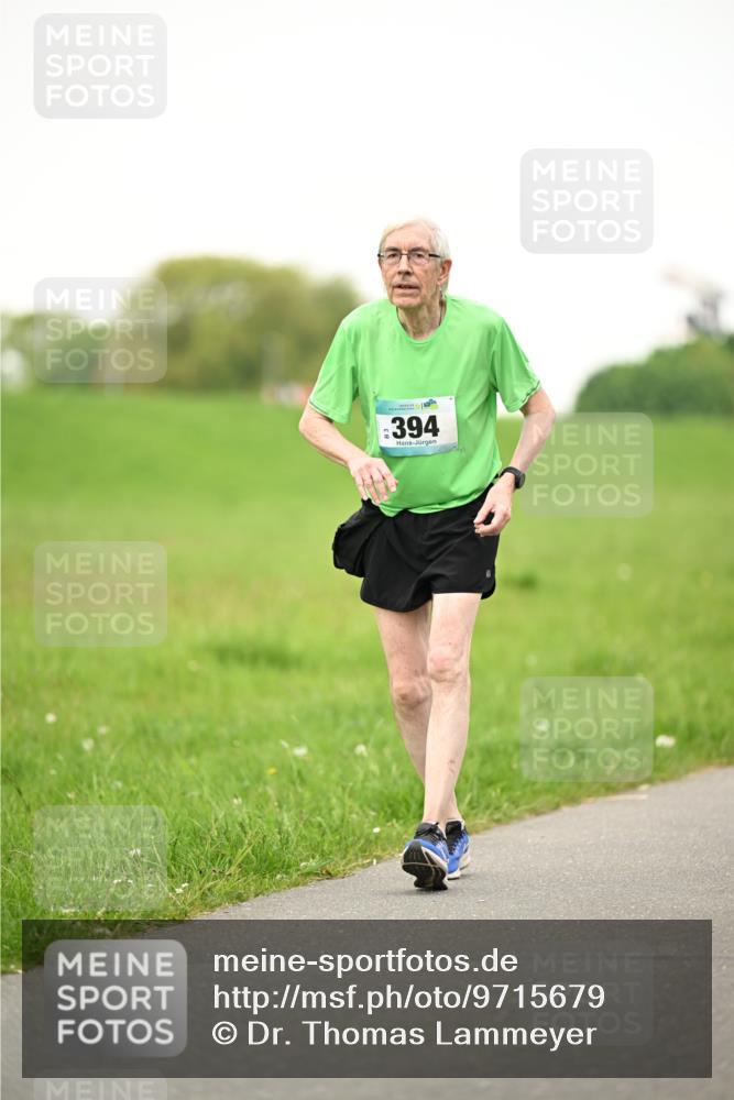 10.05.2026 - 8. Wedeler Halbmarathon Dr. Thomas Lammeyer http://msf.ph/oto/9715679 10.05.2026 12:29:05 Laufen 394 meine-sportfotos.de