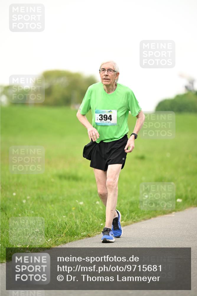 10.05.2026 - 8. Wedeler Halbmarathon Dr. Thomas Lammeyer http://msf.ph/oto/9715681 10.05.2026 12:29:05 Laufen 394 meine-sportfotos.de