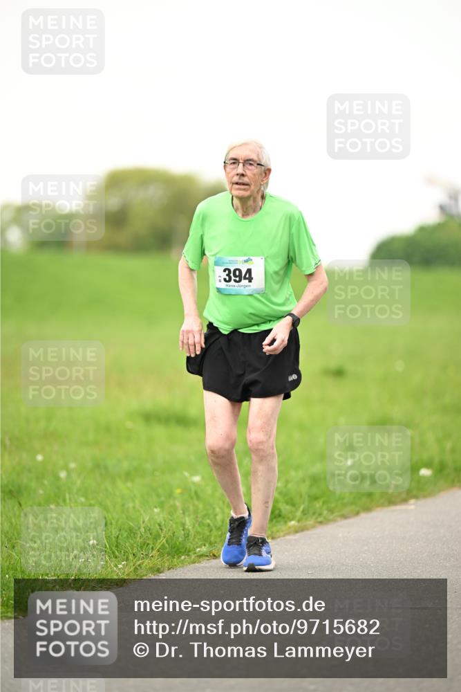 10.05.2026 - 8. Wedeler Halbmarathon Dr. Thomas Lammeyer http://msf.ph/oto/9715682 10.05.2026 12:29:05 Laufen 394 meine-sportfotos.de