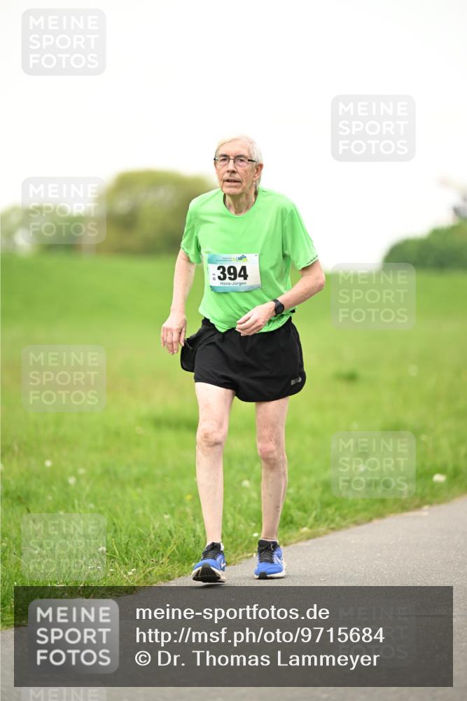 10.05.2026 - 8. Wedeler Halbmarathon Dr. Thomas Lammeyer http://msf.ph/oto/9715684 10.05.2026 12:29:05 Laufen 394 meine-sportfotos.de