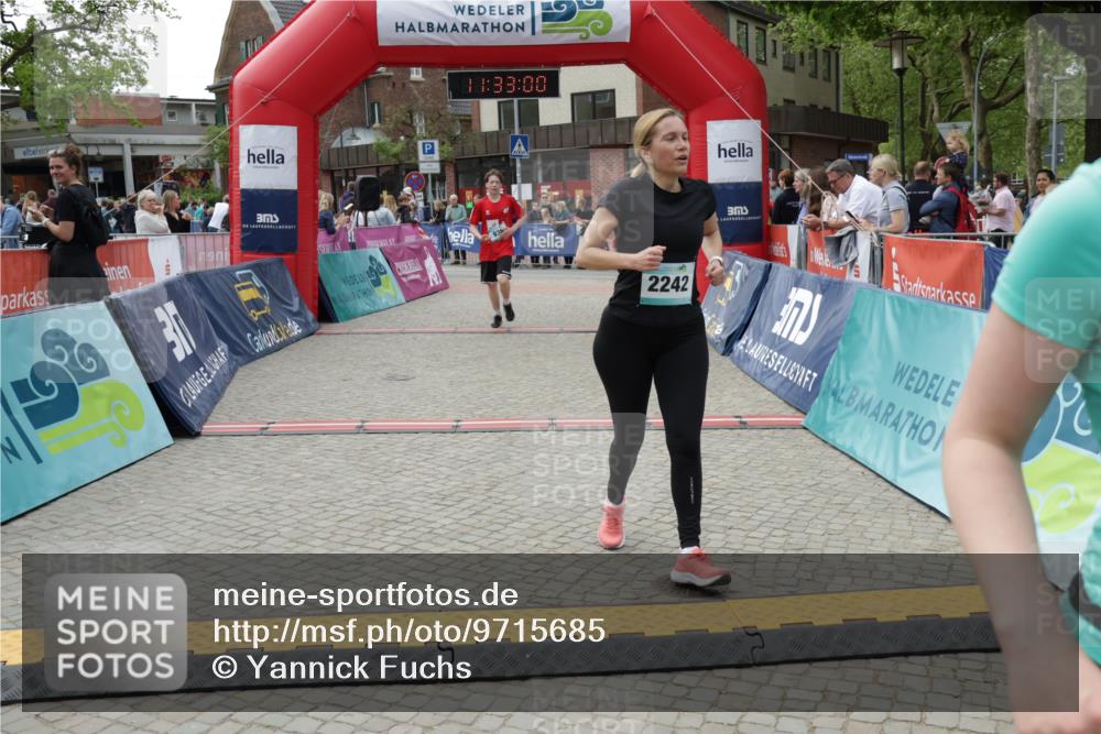 10.05.2026 - 8. Wedeler Halbmarathon Yannick Fuchs http://msf.ph/oto/9715685 10.05.2026 11:32:58 Ziel 661, 936, 2168, 2176, 2223, 2242 meine-sportfotos.de