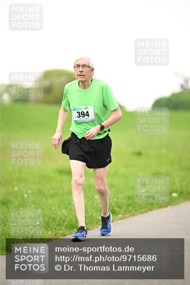 10.05.2026 - 8. Wedeler Halbmarathon Dr. Thomas Lammeyer http://msf.ph/oto/9715686 10.05.2026 12:29:05 Laufen 394 meine-sportfotos.de