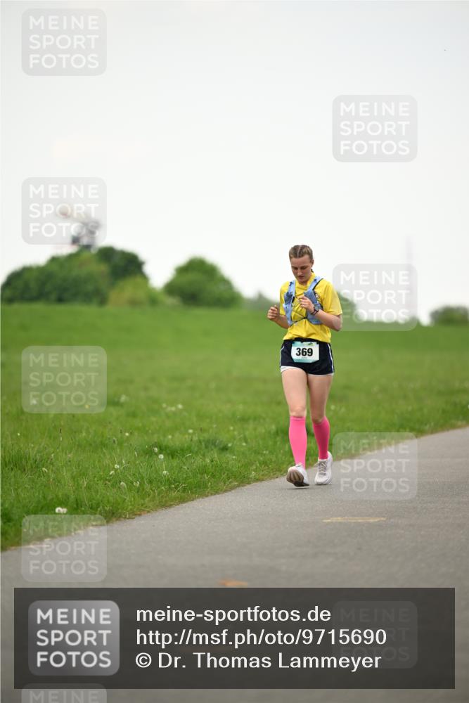 10.05.2026 - 8. Wedeler Halbmarathon Dr. Thomas Lammeyer http://msf.ph/oto/9715690 10.05.2026 12:29:09 Laufen 369 meine-sportfotos.de