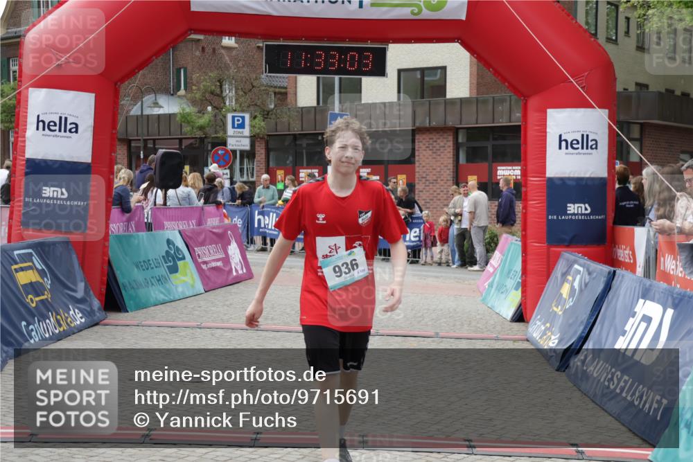 10.05.2026 - 8. Wedeler Halbmarathon Yannick Fuchs http://msf.ph/oto/9715691 10.05.2026 11:33:02 Ziel 936 meine-sportfotos.de