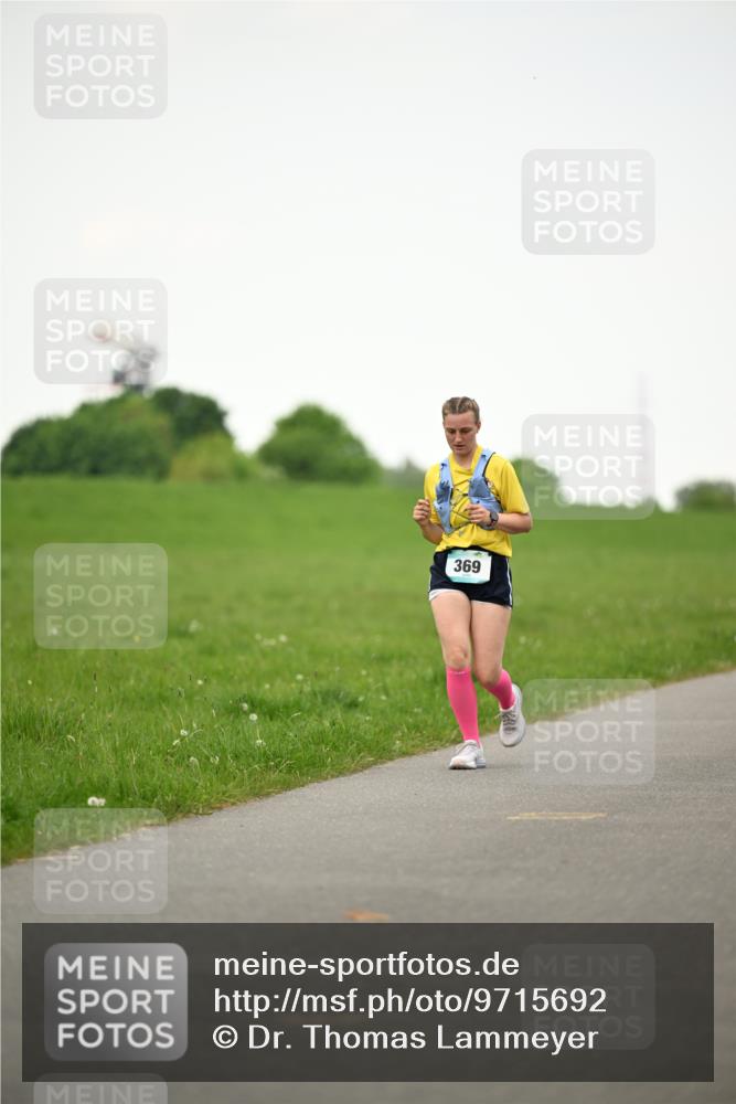 10.05.2026 - 8. Wedeler Halbmarathon Dr. Thomas Lammeyer http://msf.ph/oto/9715692 10.05.2026 12:29:09 Laufen 369 meine-sportfotos.de