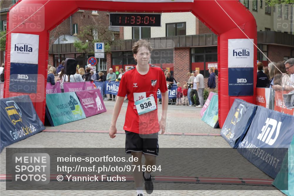 10.05.2026 - 8. Wedeler Halbmarathon Yannick Fuchs http://msf.ph/oto/9715694 10.05.2026 11:33:02 Ziel 936 meine-sportfotos.de