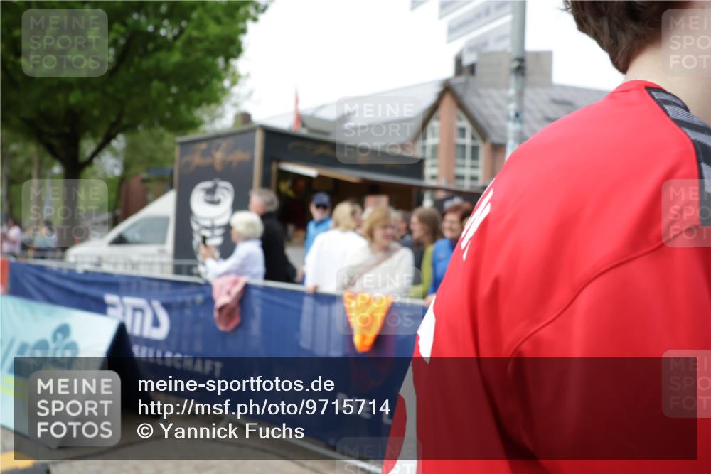 10.05.2026 - 8. Wedeler Halbmarathon Yannick Fuchs http://msf.ph/oto/9715714 10.05.2026 11:33:06 Ziel 2050 meine-sportfotos.de