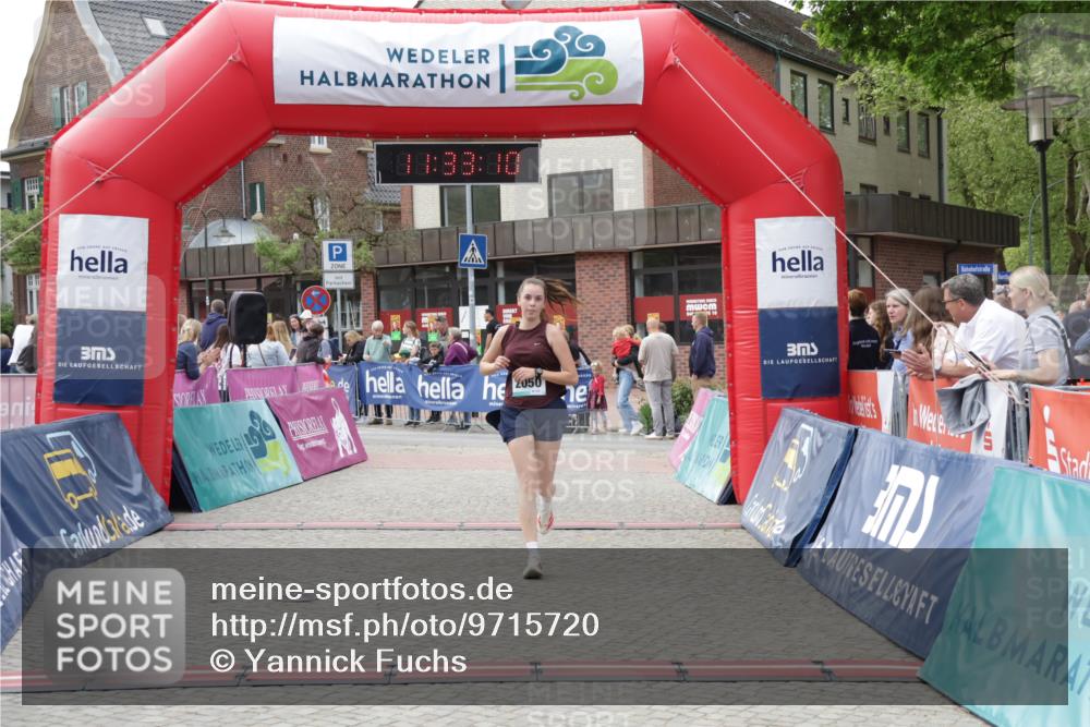 10.05.2026 - 8. Wedeler Halbmarathon Yannick Fuchs http://msf.ph/oto/9715720 10.05.2026 11:33:08 Ziel 2050, 2118, 2195 meine-sportfotos.de