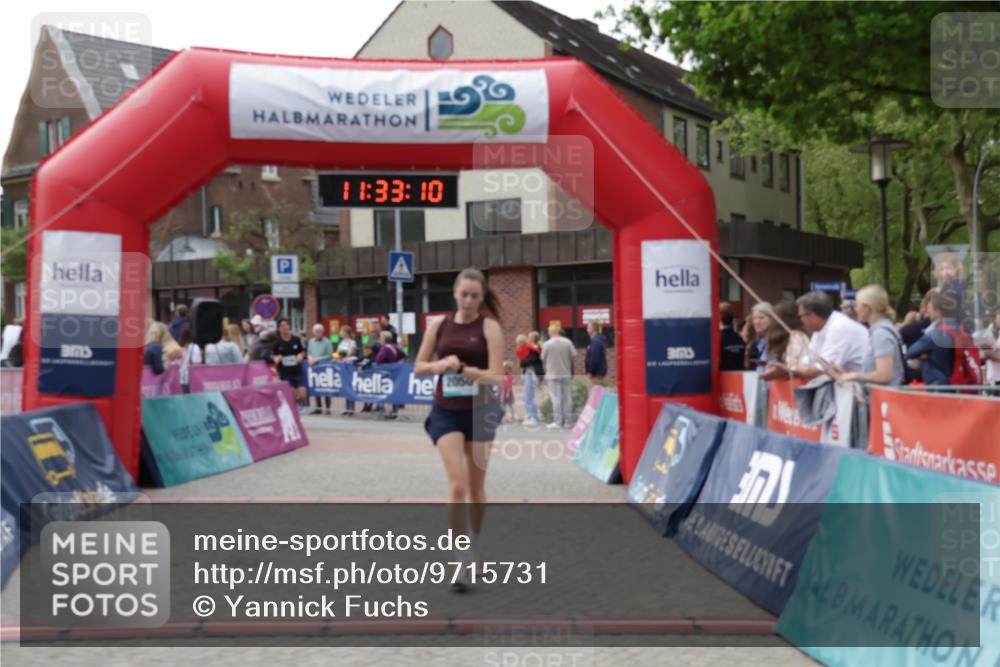 10.05.2026 - 8. Wedeler Halbmarathon Yannick Fuchs http://msf.ph/oto/9715731 10.05.2026 11:33:09 Ziel 2050, 2107, 2118, 2195 meine-sportfotos.de