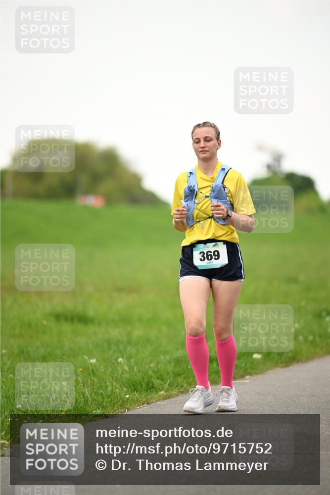 10.05.2026 - 8. Wedeler Halbmarathon Dr. Thomas Lammeyer http://msf.ph/oto/9715752 10.05.2026 12:29:14 Laufen 369 meine-sportfotos.de