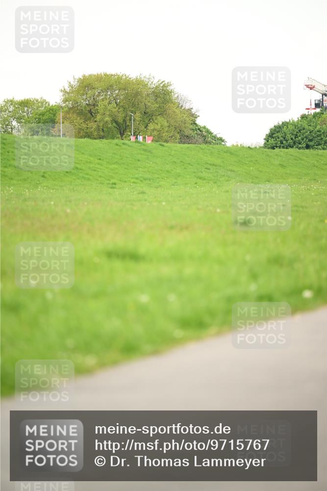 10.05.2026 - 8. Wedeler Halbmarathon Dr. Thomas Lammeyer http://msf.ph/oto/9715767 10.05.2026 12:29:26 Laufen  meine-sportfotos.de