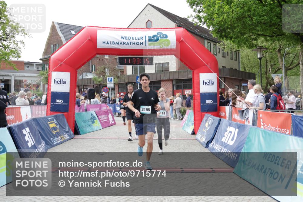 10.05.2026 - 8. Wedeler Halbmarathon Yannick Fuchs http://msf.ph/oto/9715774 10.05.2026 11:33:13 Ziel 742, 2050, 2107, 2118, 2128, 2195 meine-sportfotos.de