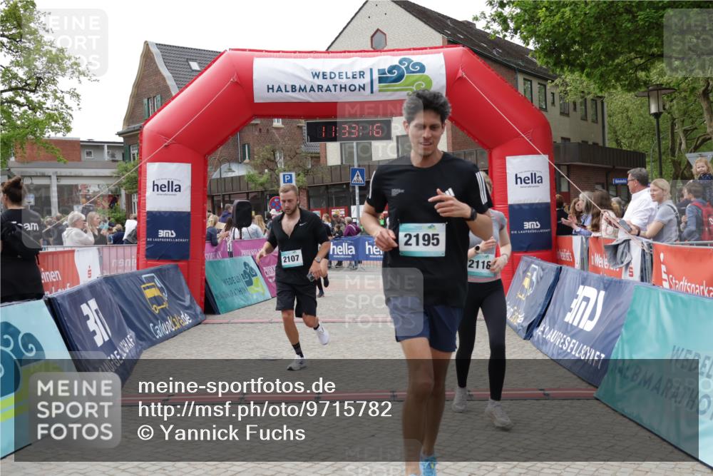 10.05.2026 - 8. Wedeler Halbmarathon Yannick Fuchs http://msf.ph/oto/9715782 10.05.2026 11:33:14 Ziel 742, 2107, 2118, 2128, 2195 meine-sportfotos.de